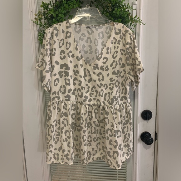 Ladies Sz large top by Mary Square - Picture 1 of 1